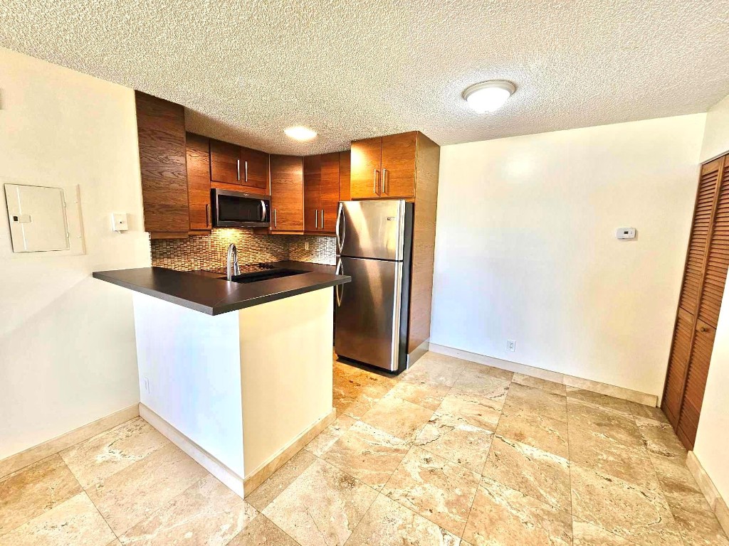 COCO PARC CONDO - Residential Lease