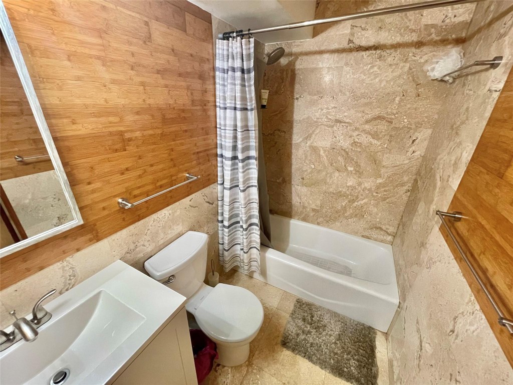 COCO PARC CONDO - Residential Lease