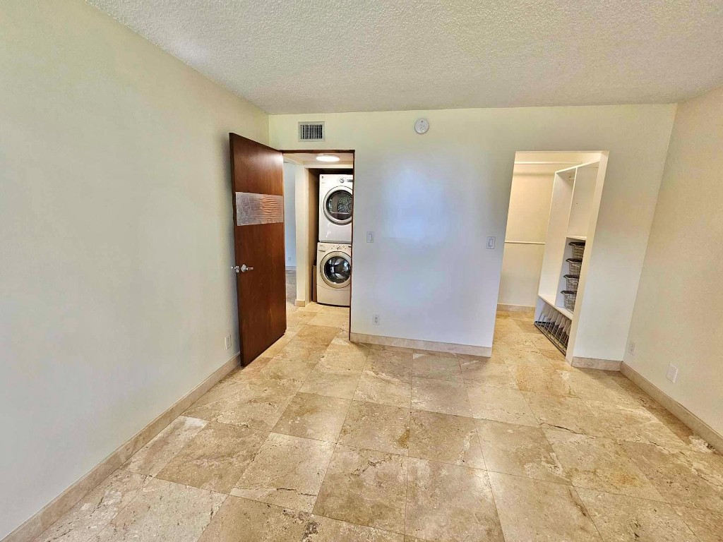 COCO PARC CONDO - Residential Lease