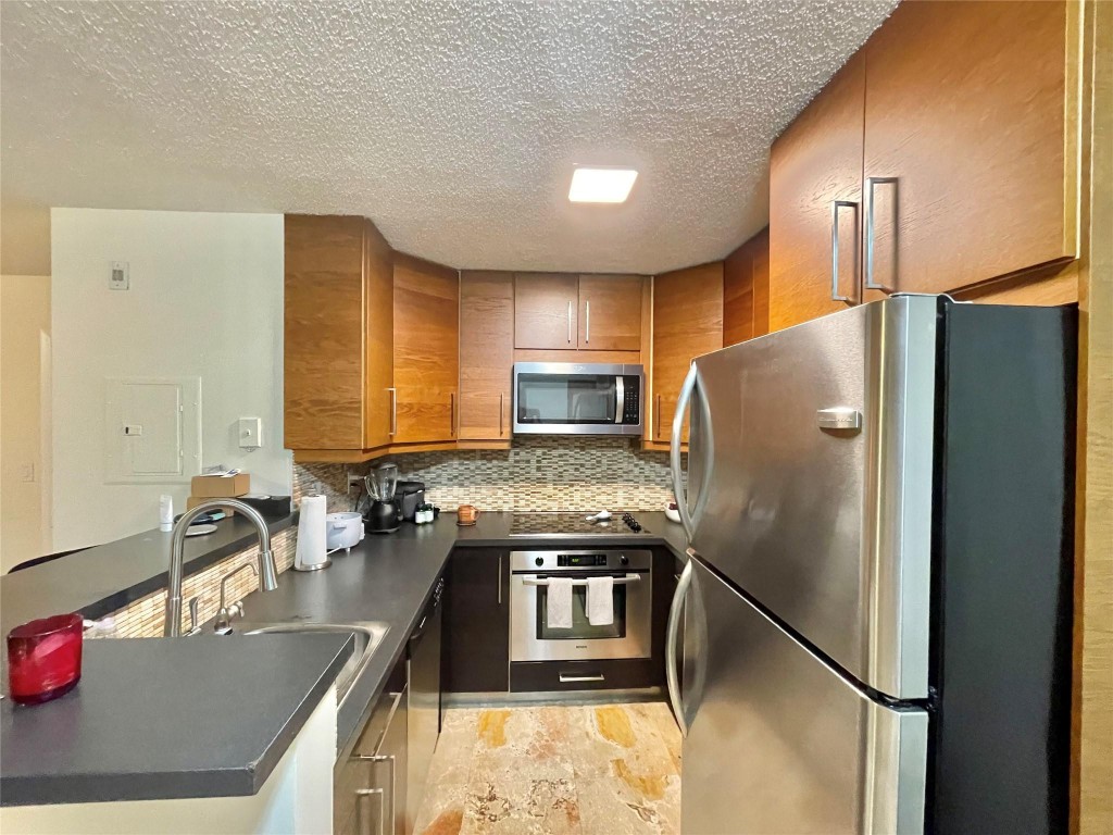 COCO PARC CONDO - Residential Lease