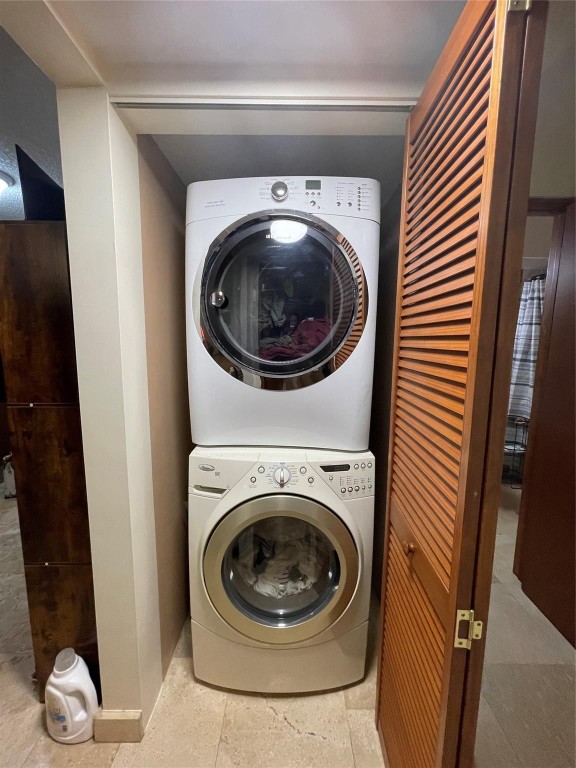 COCO PARC CONDO - Residential Lease