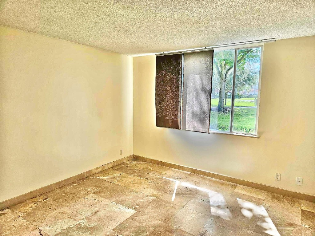 COCO PARC CONDO - Residential Lease