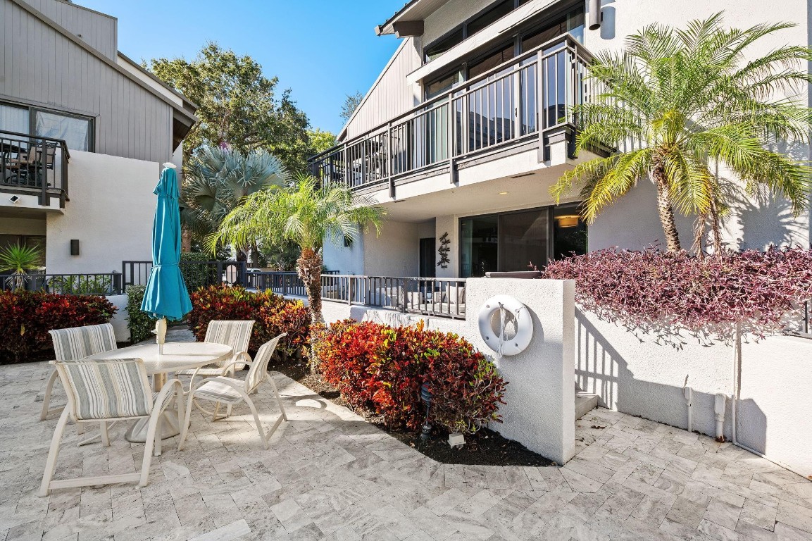 PORTSIDE YACHT CLUB - Residential