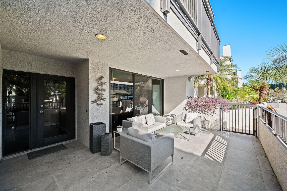 PORTSIDE YACHT CLUB - Residential