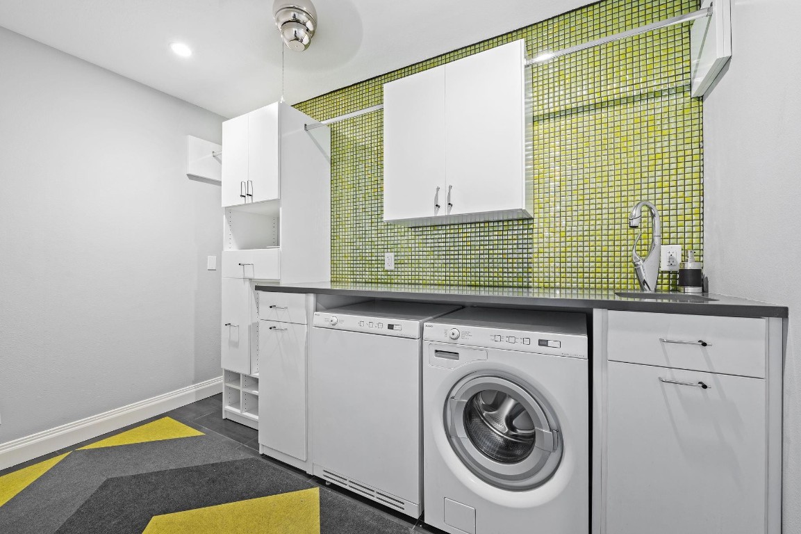 PORTSIDE YACHT CLUB - Residential