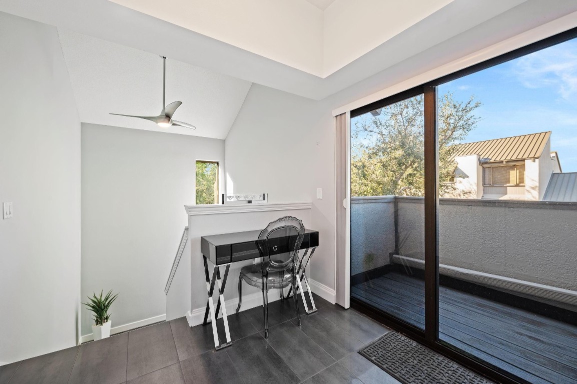 PORTSIDE YACHT CLUB - Residential