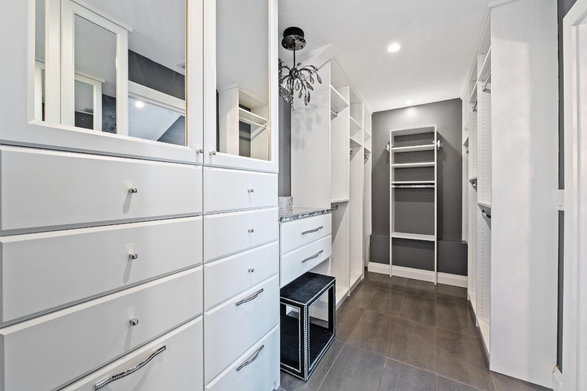 PORTSIDE YACHT CLUB - Residential