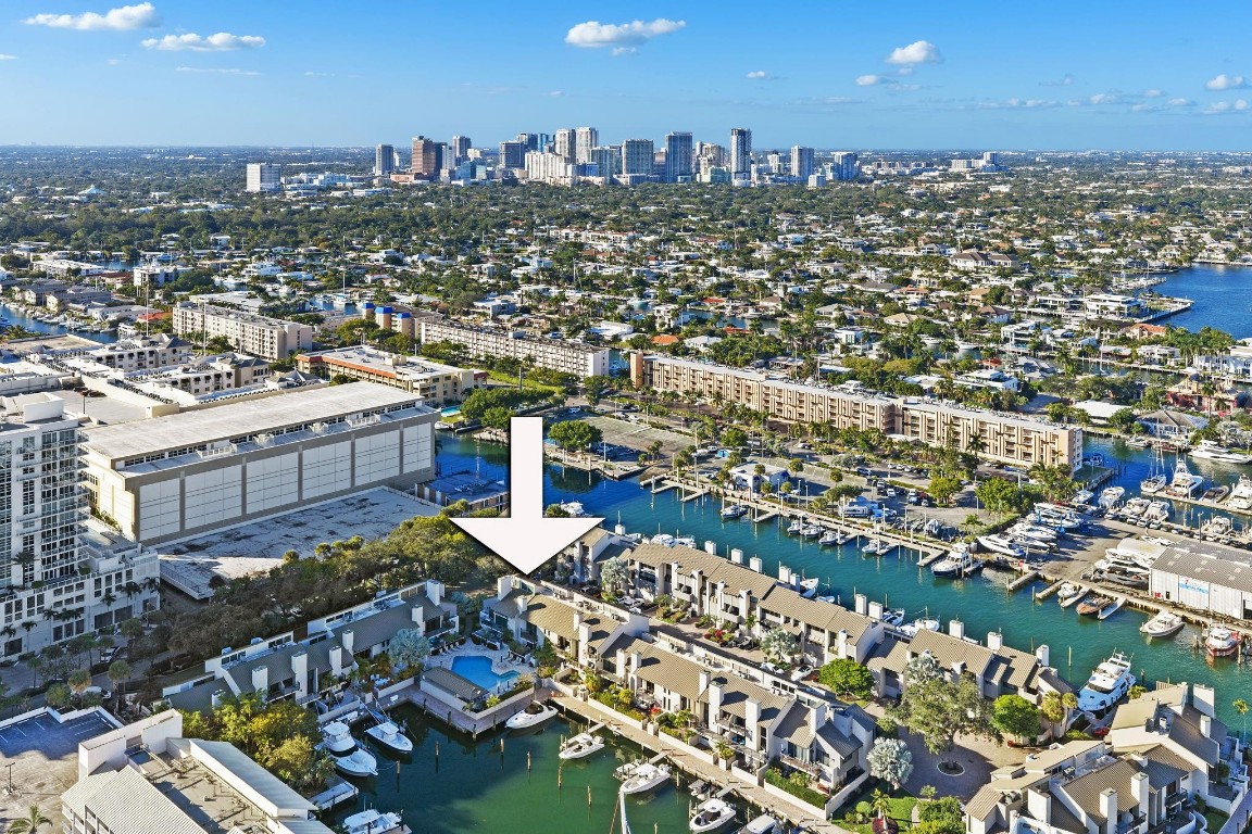 PORTSIDE YACHT CLUB - Residential