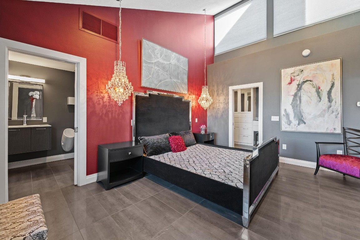 PORTSIDE YACHT CLUB - Residential