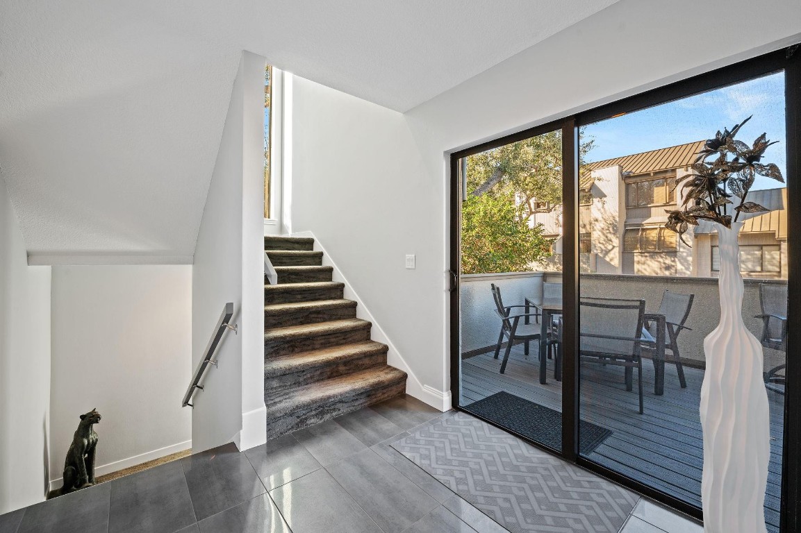 PORTSIDE YACHT CLUB - Residential