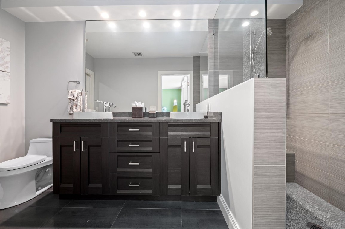 PORTSIDE YACHT CLUB - Residential