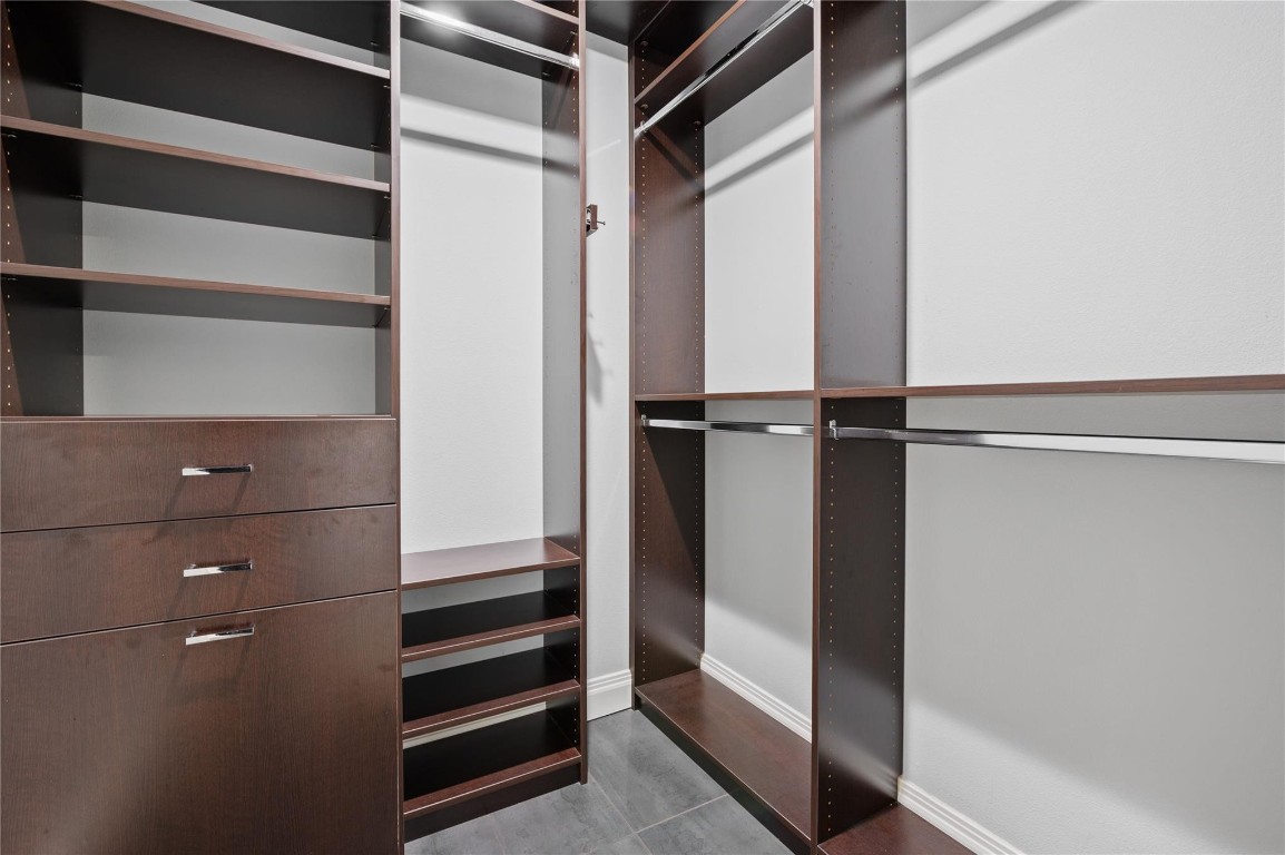 PORTSIDE YACHT CLUB - Residential