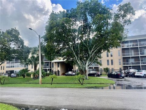 A home in Lauderdale Lakes