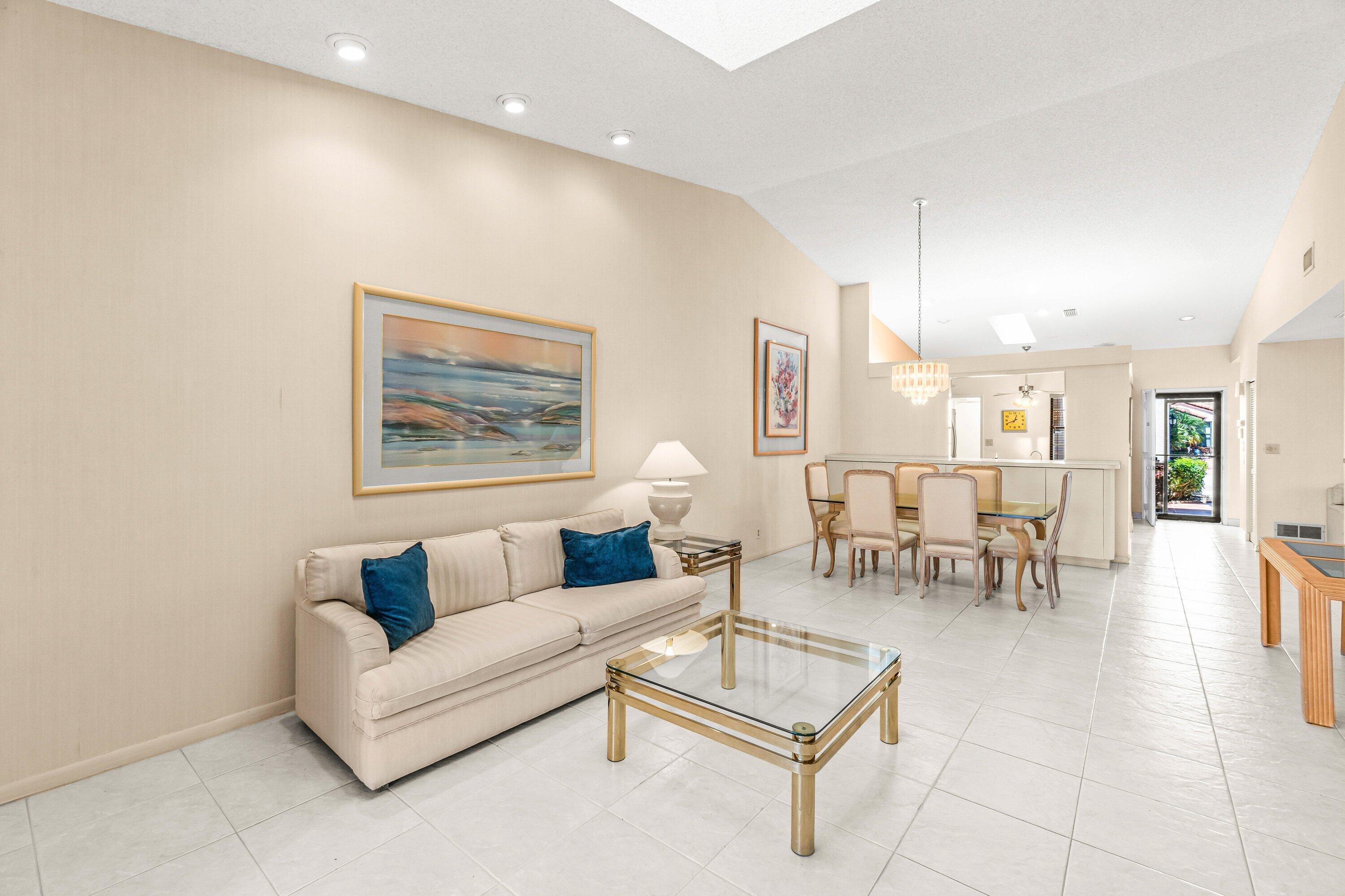 HUNTINGTON POINTE - Residential