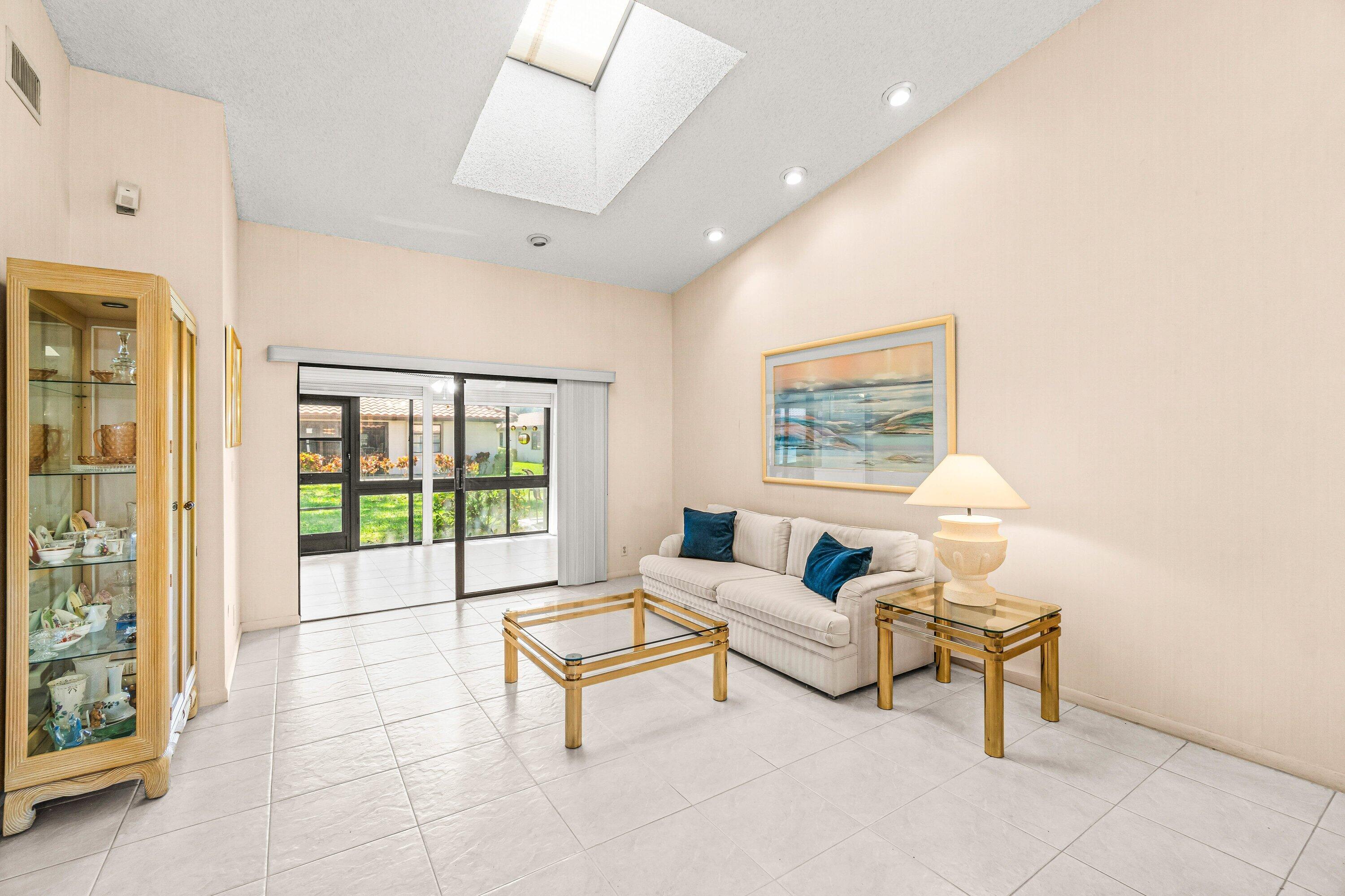 HUNTINGTON POINTE - Residential