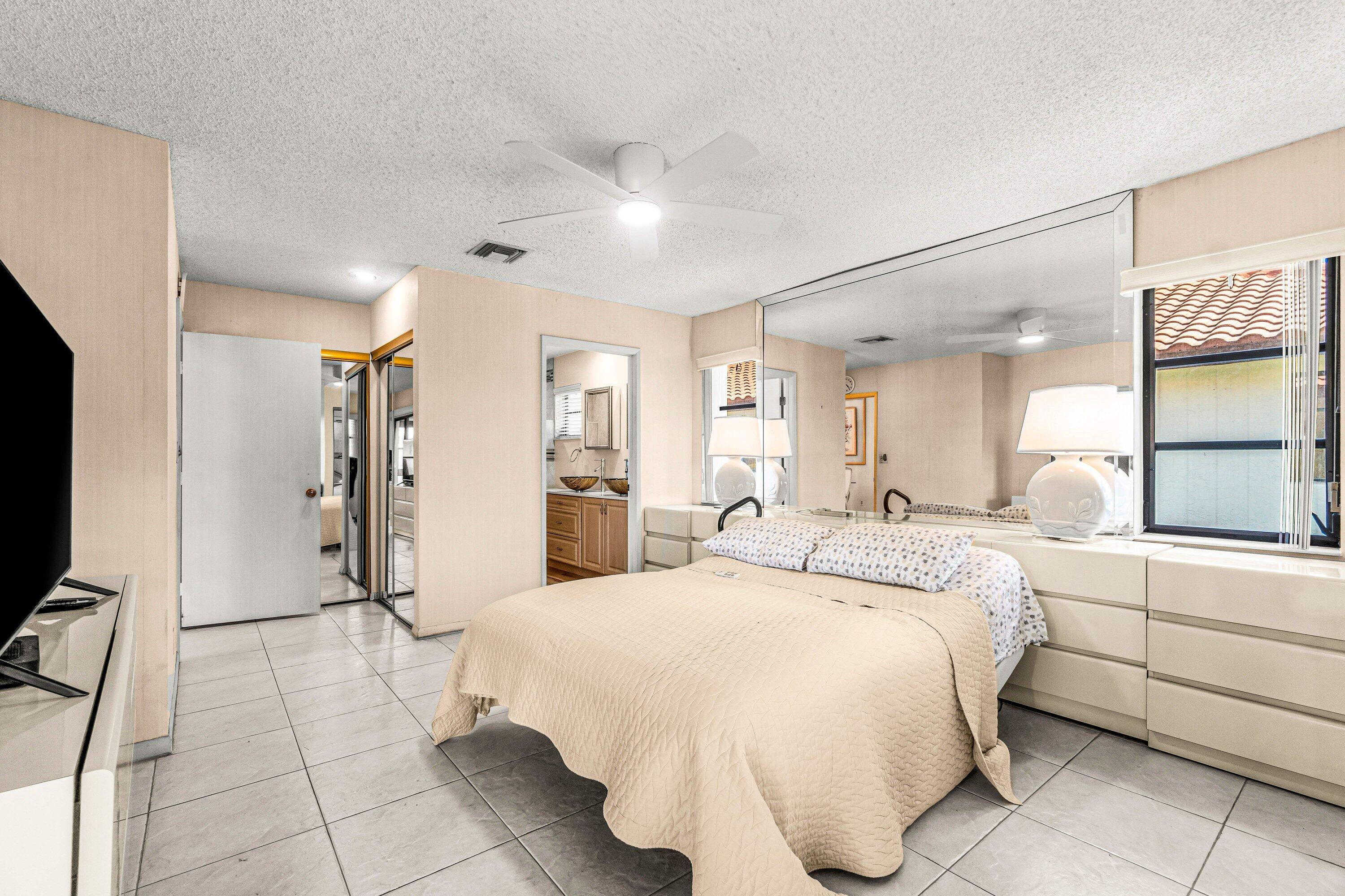 HUNTINGTON POINTE - Residential