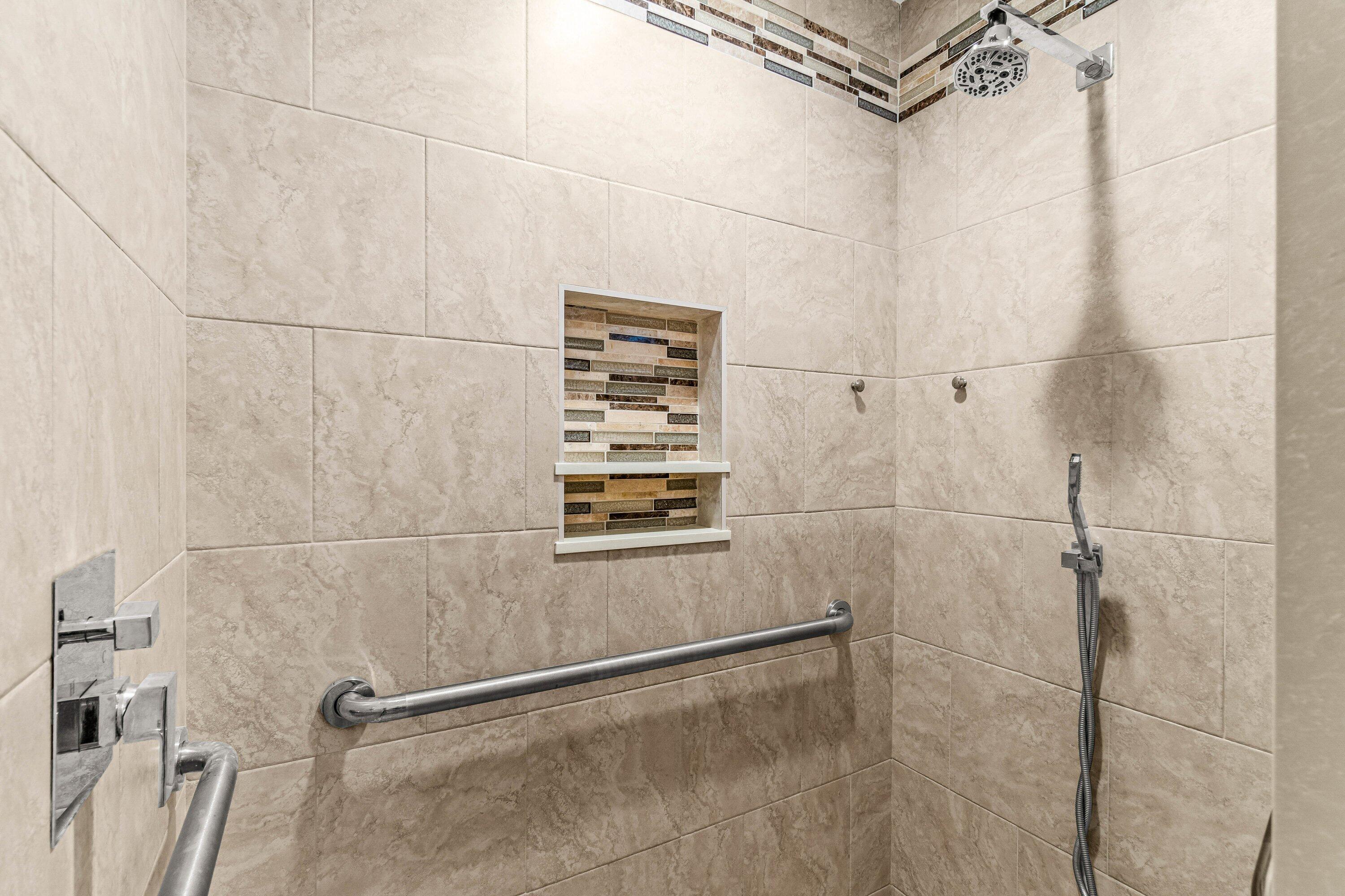 HUNTINGTON POINTE - Residential