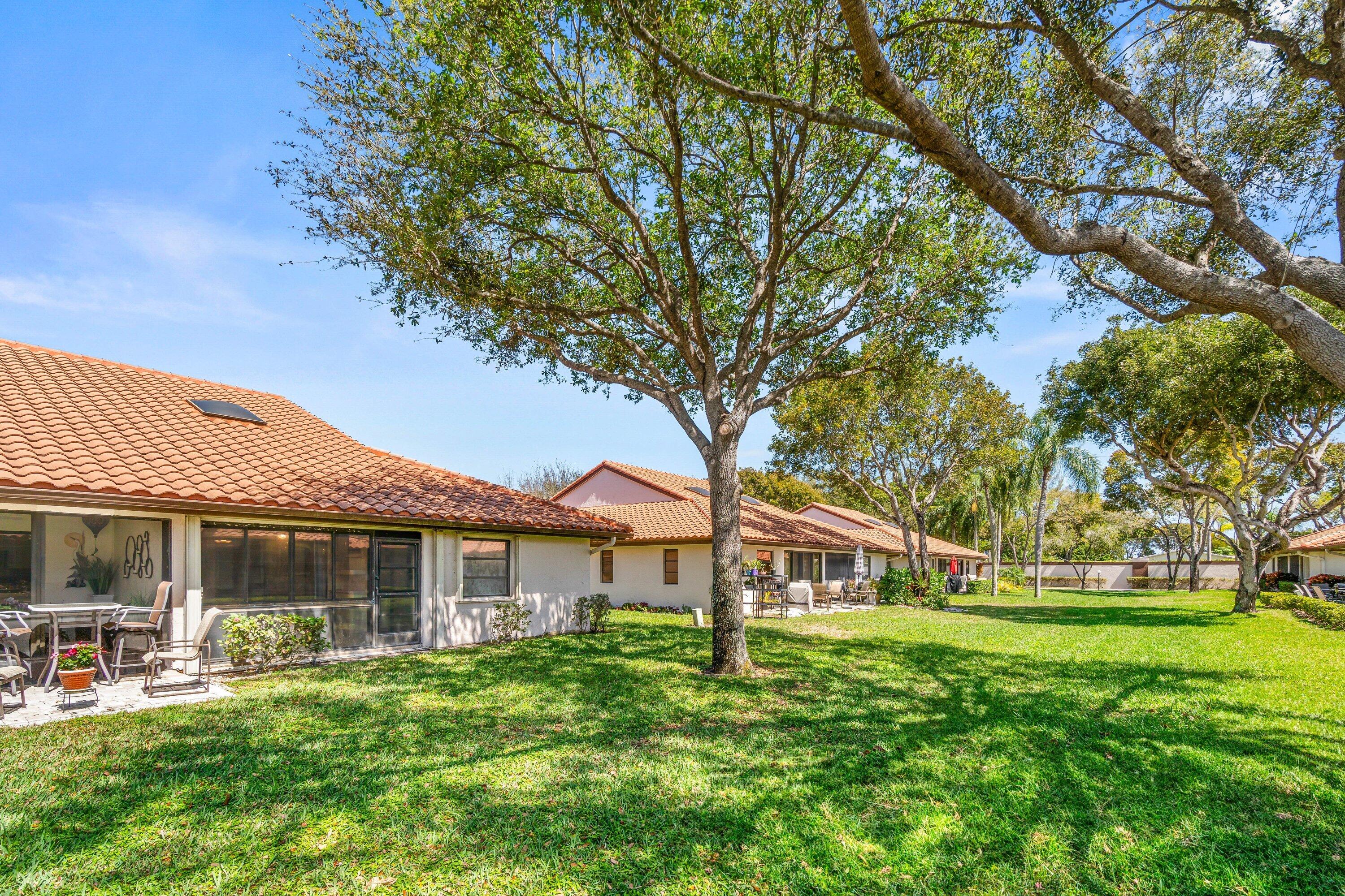 HUNTINGTON POINTE - Residential