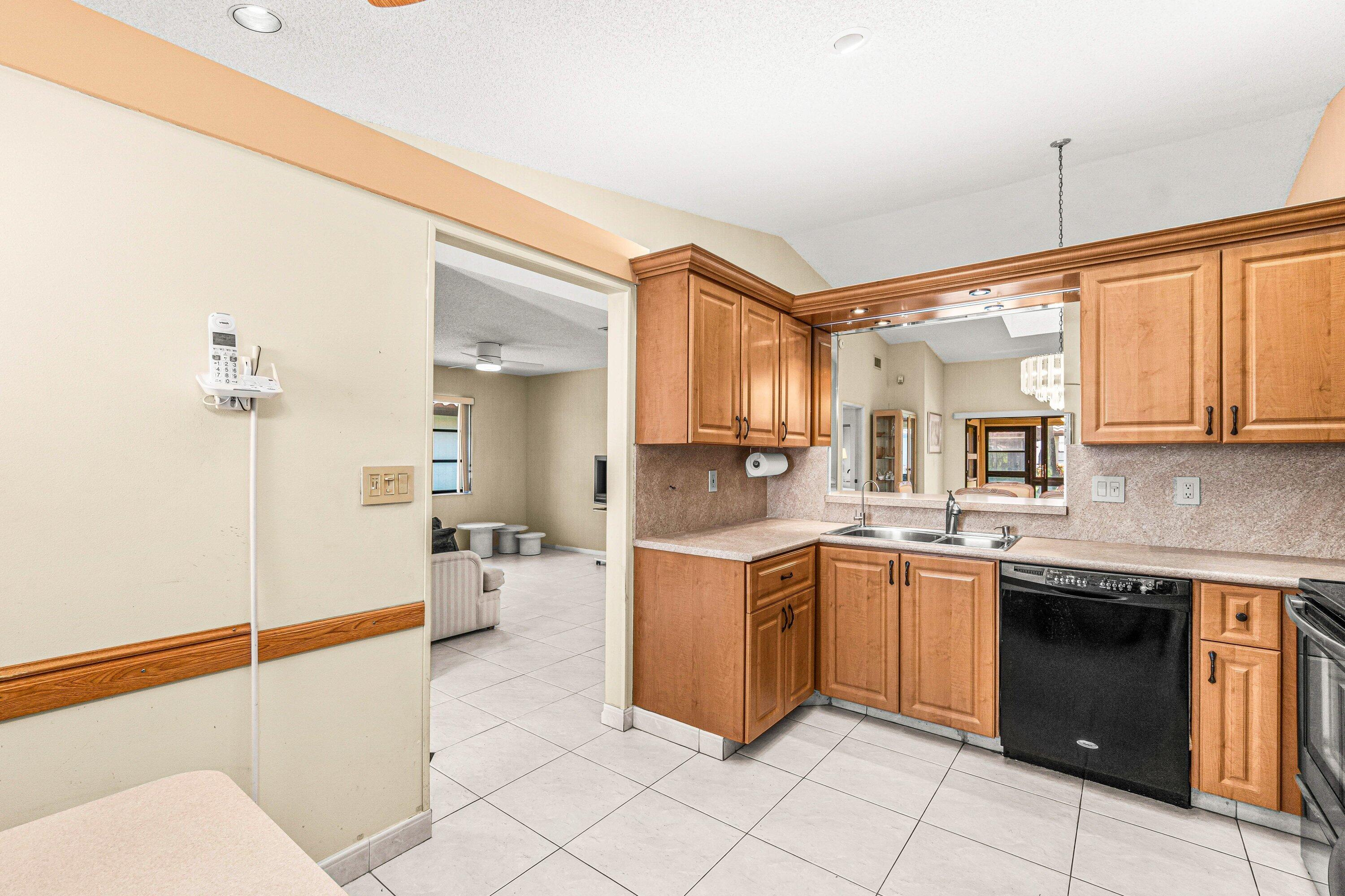 HUNTINGTON POINTE - Residential