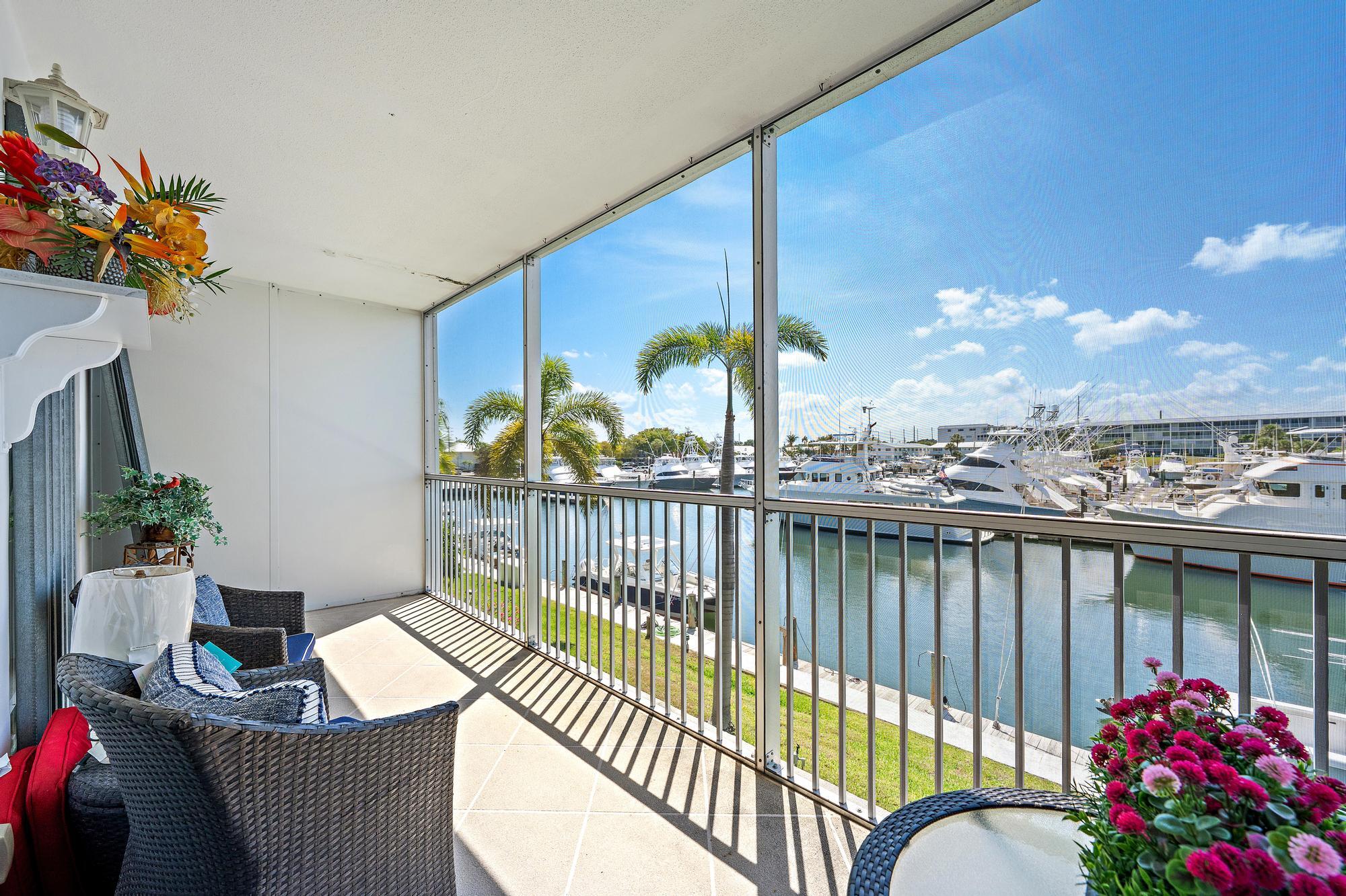 YACHT HARBOUR LANDINGS CONDO - Residential