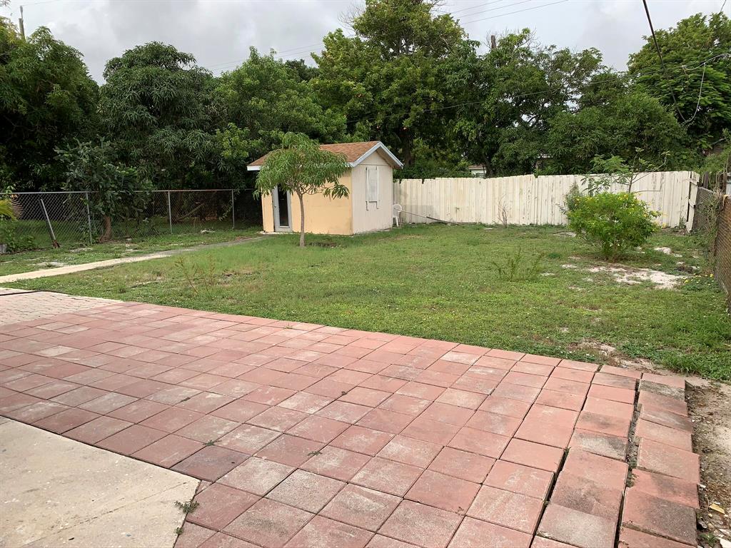 LAKE WORTH TOWN OF - Residential