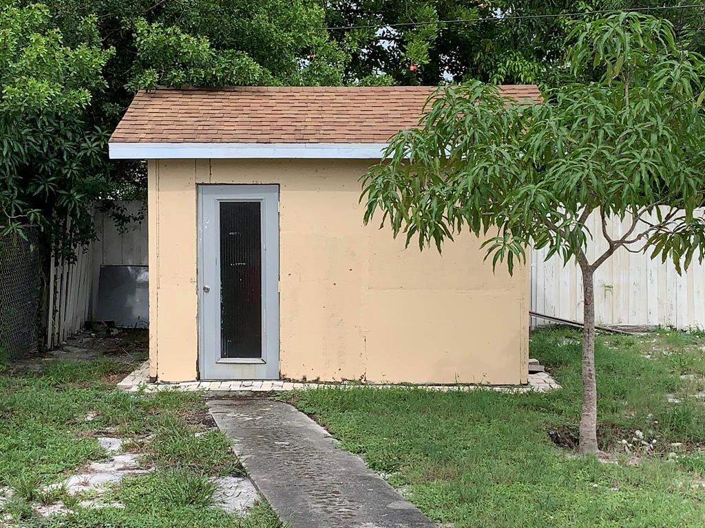 LAKE WORTH TOWN OF - Residential