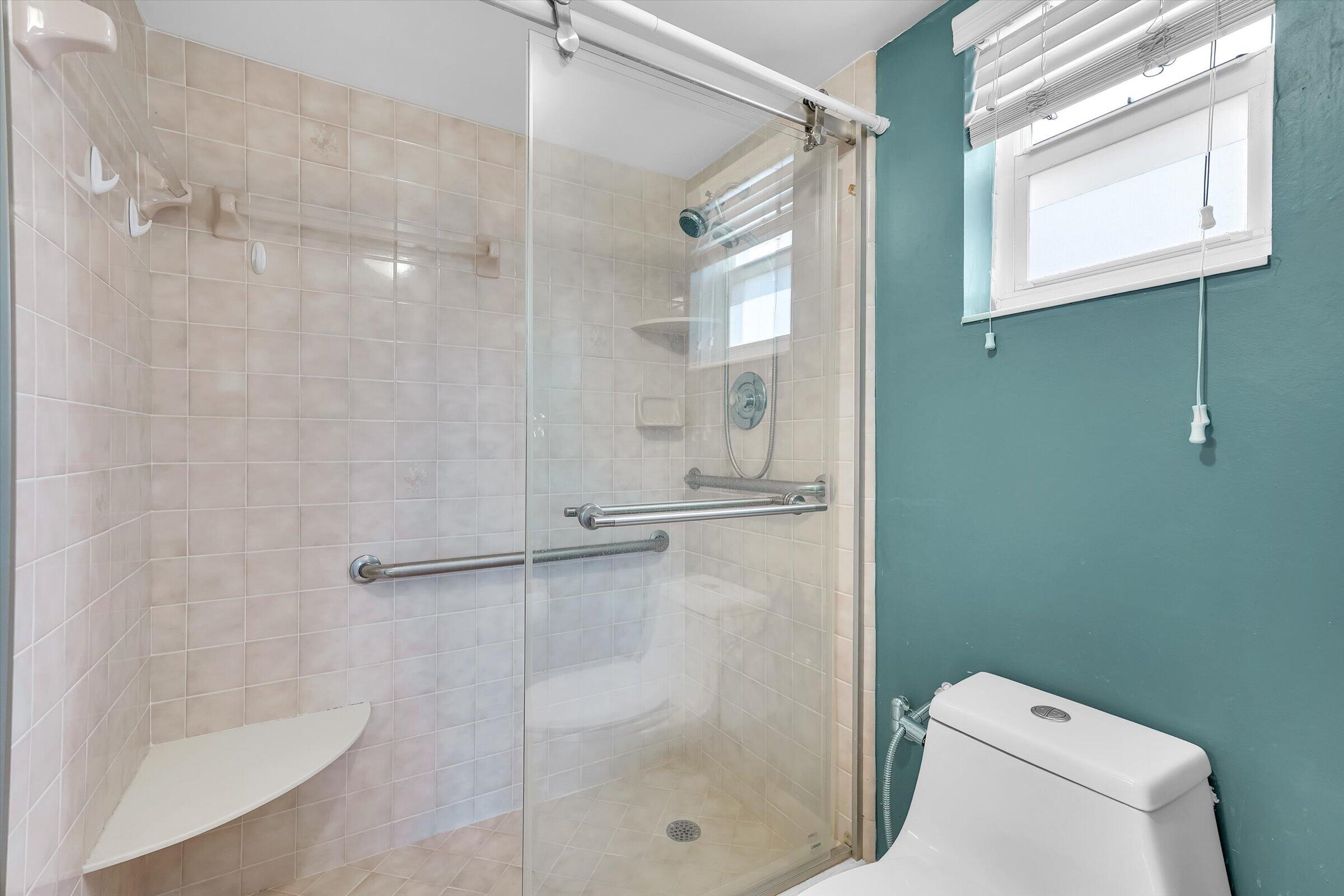 LAKE CLARKE GARDENS CONDO 23 - Residential