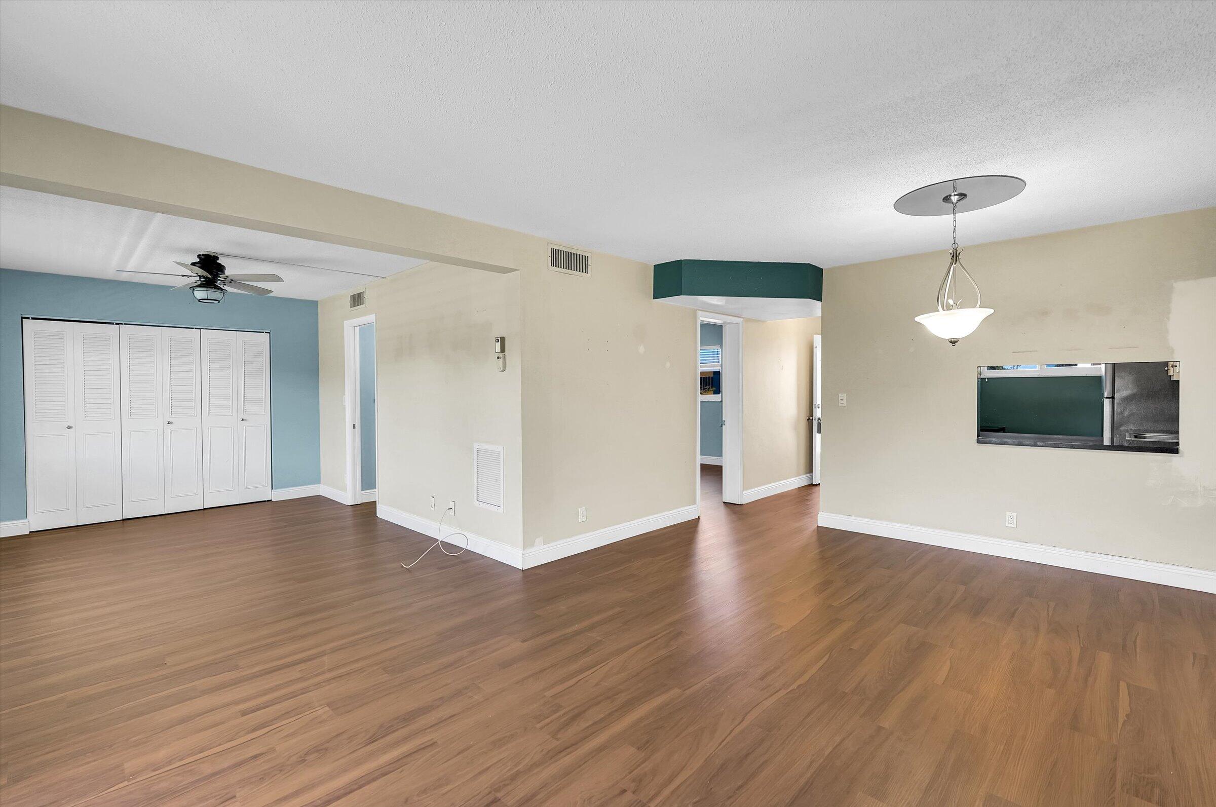 LAKE CLARKE GARDENS CONDO 23 - Residential