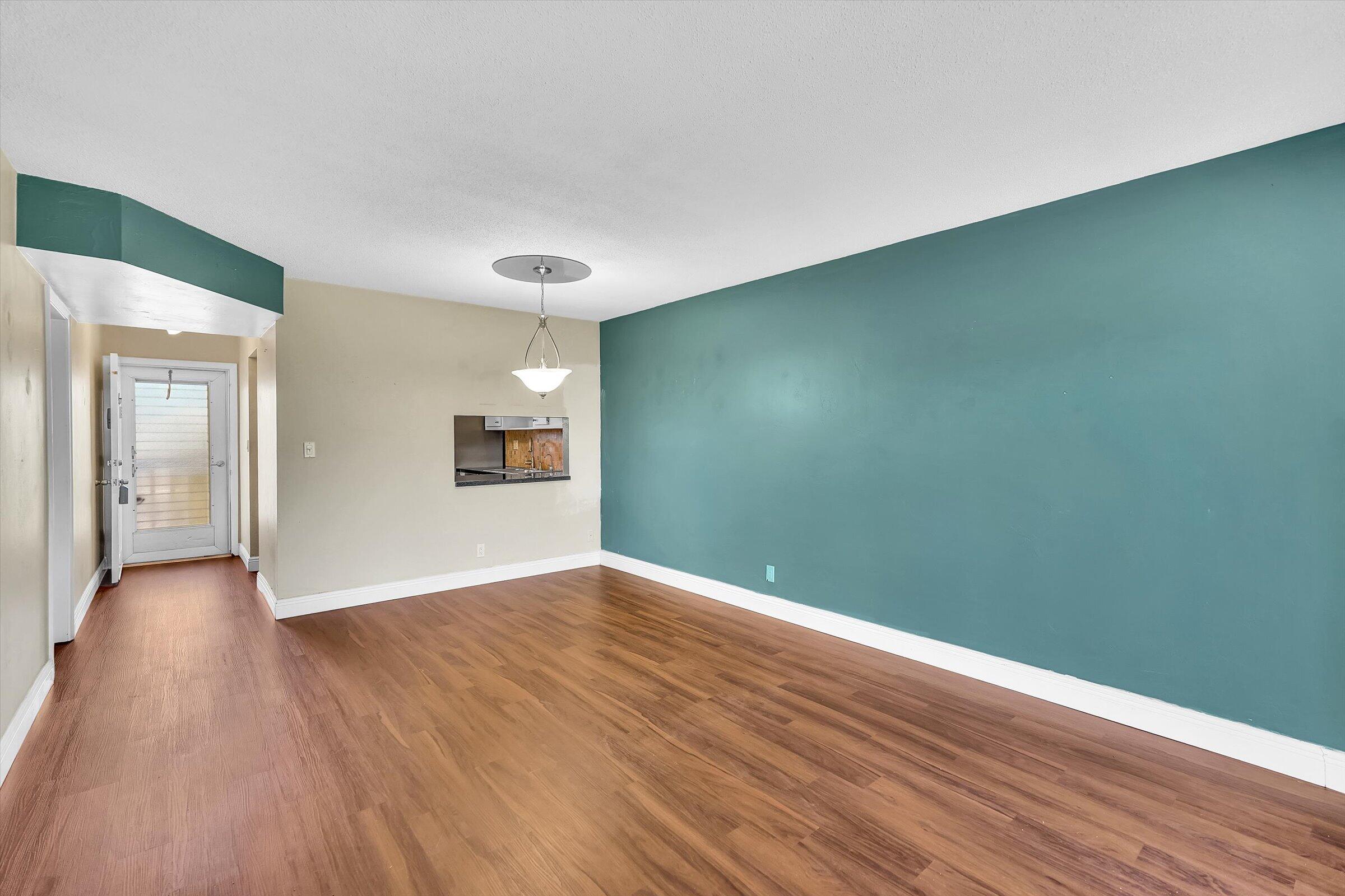 LAKE CLARKE GARDENS CONDO 23 - Residential
