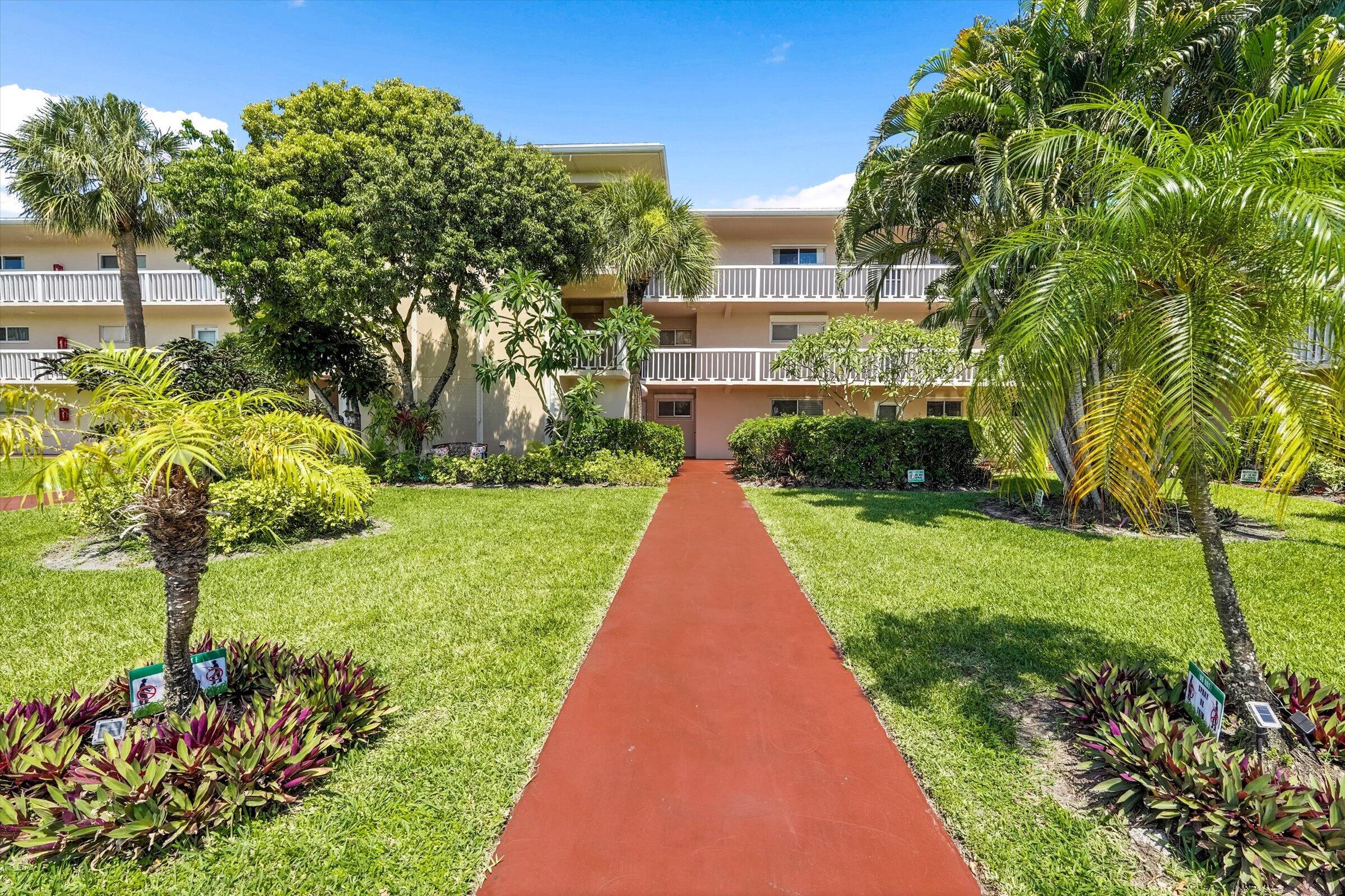 LAKE CLARKE GARDENS CONDO 23 - Residential