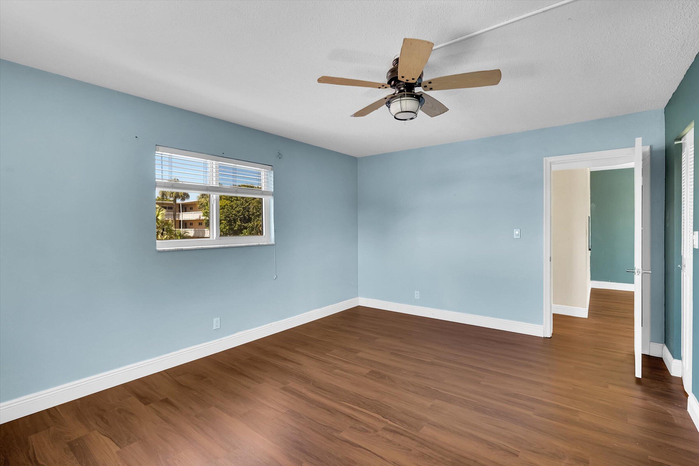 LAKE CLARKE GARDENS CONDO 23 - Residential