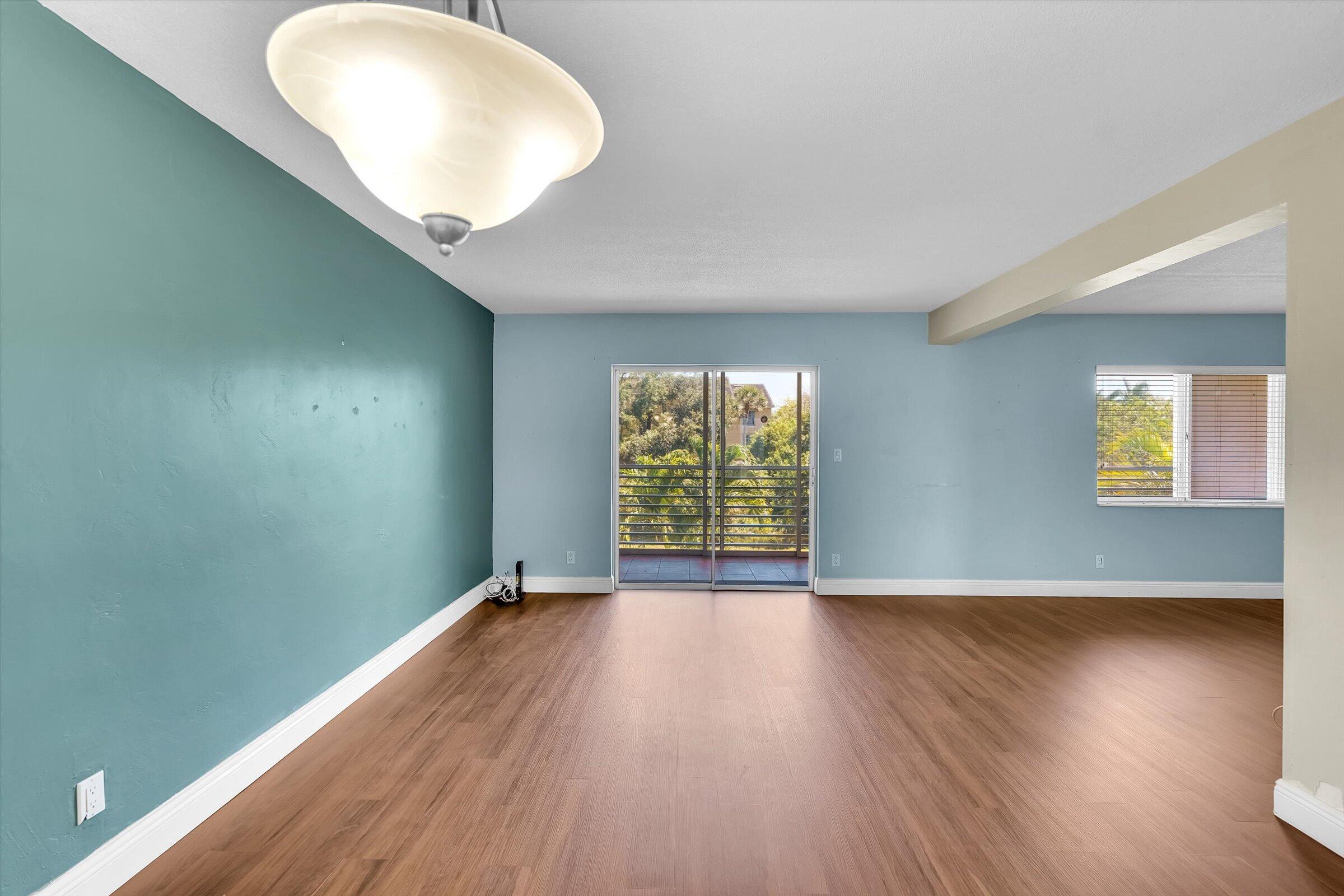LAKE CLARKE GARDENS CONDO 23 - Residential