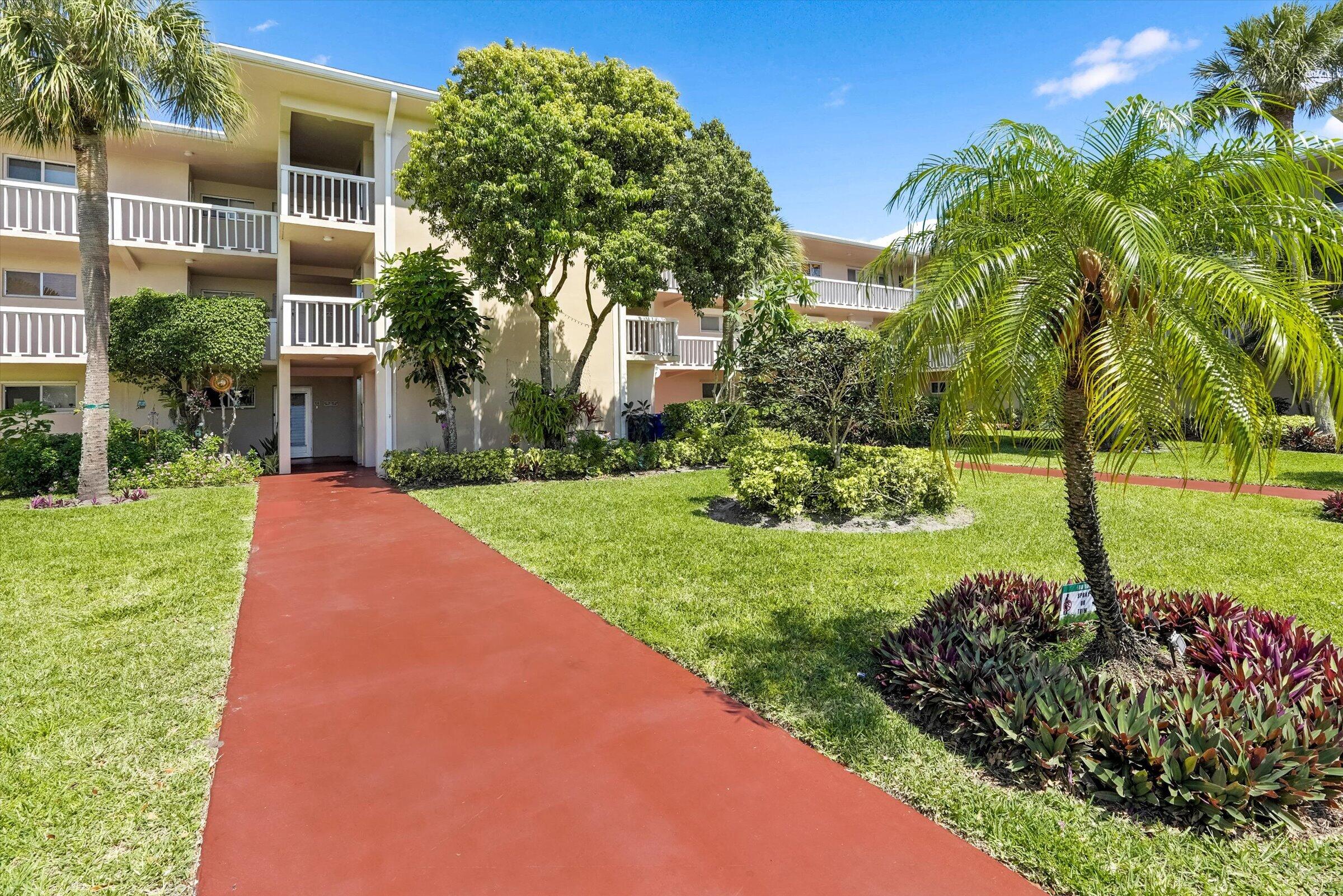 LAKE CLARKE GARDENS CONDO 23 - Residential