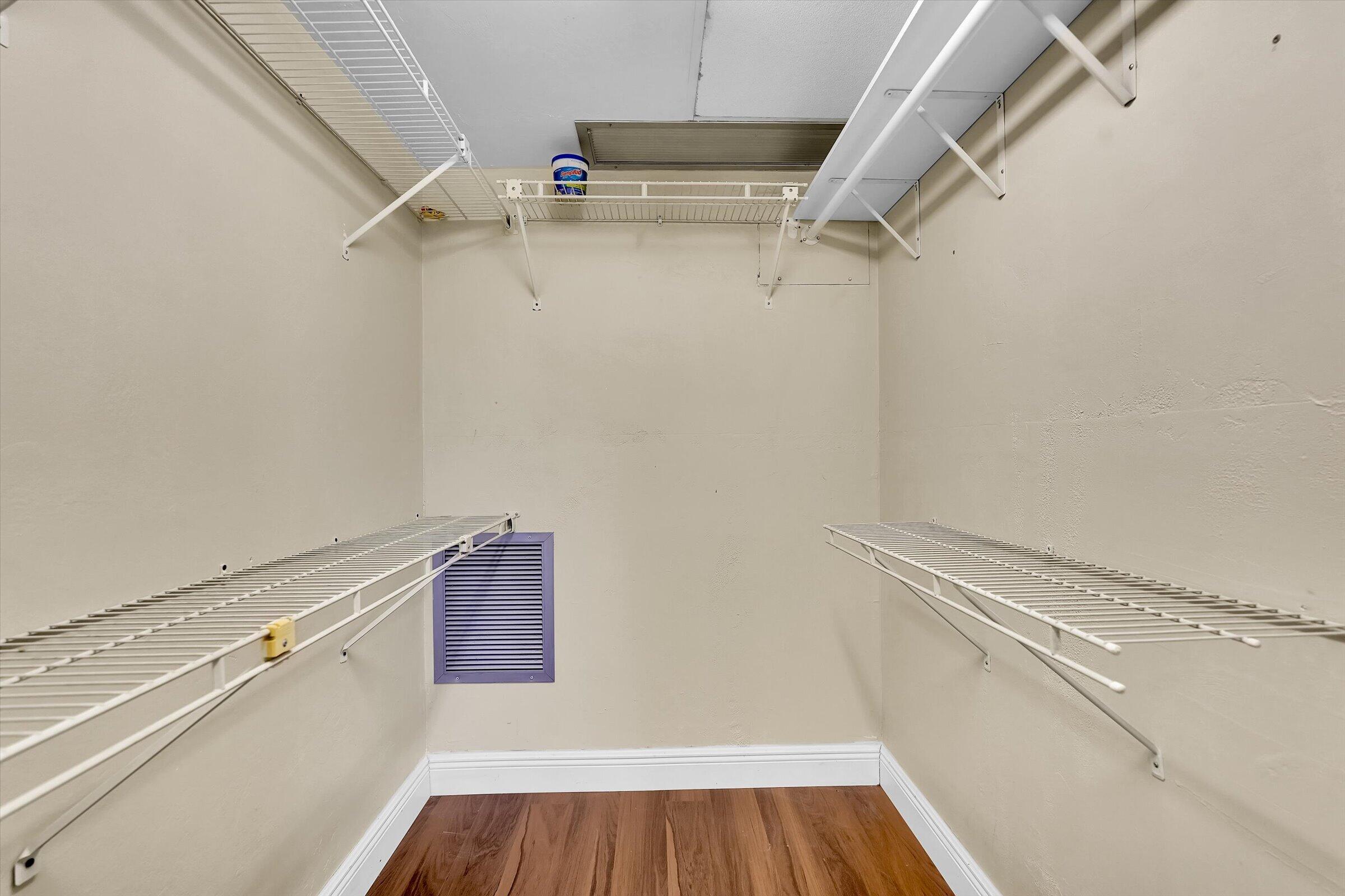 LAKE CLARKE GARDENS CONDO 23 - Residential