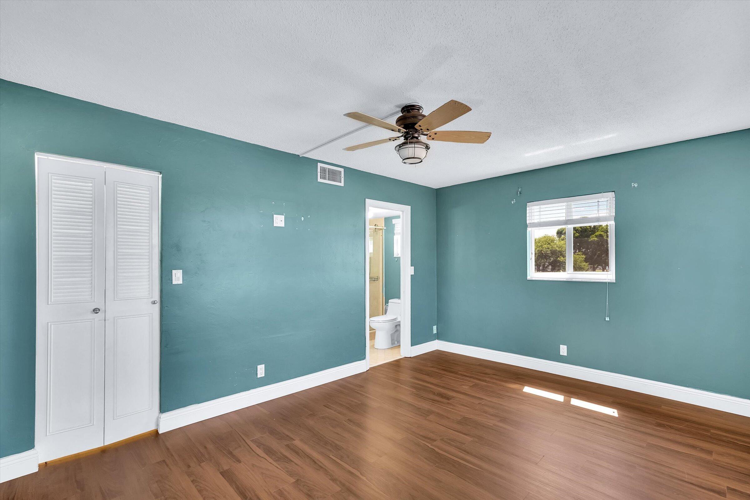 LAKE CLARKE GARDENS CONDO 23 - Residential
