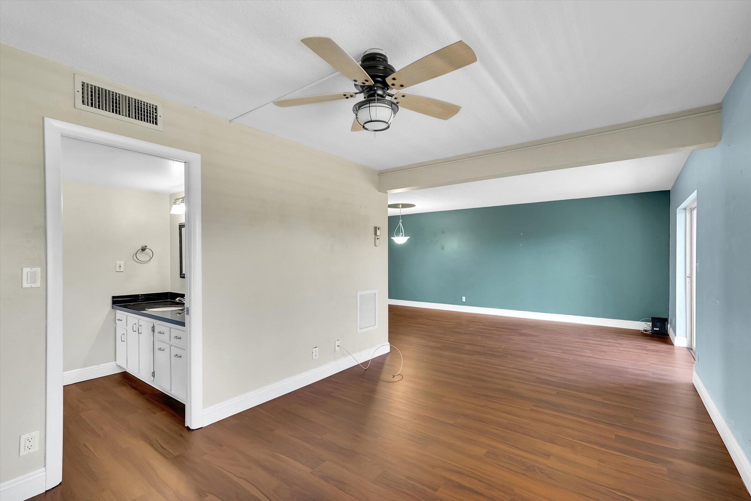 LAKE CLARKE GARDENS CONDO 23 - Residential