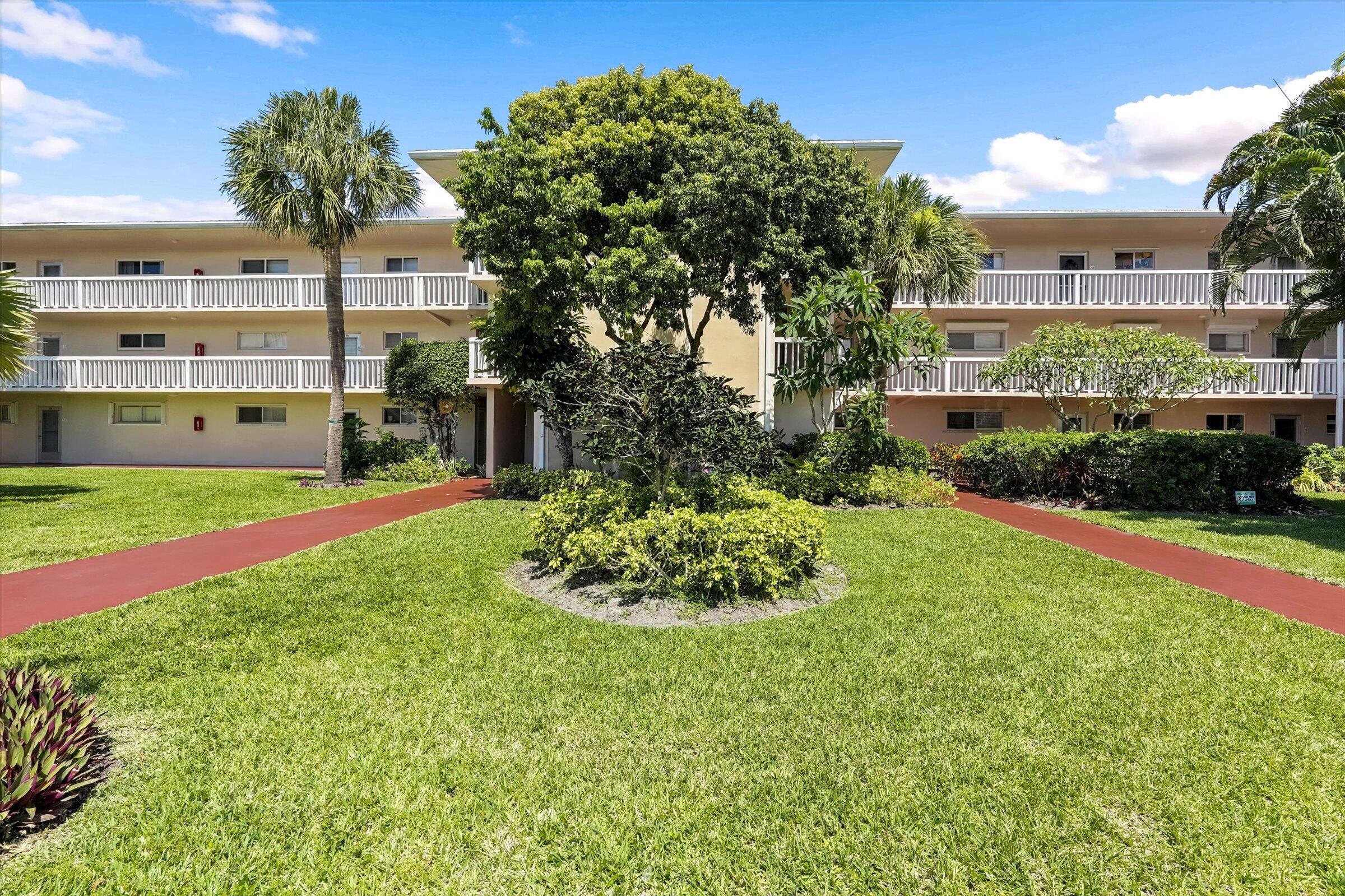 LAKE CLARKE GARDENS CONDO 23 - Residential