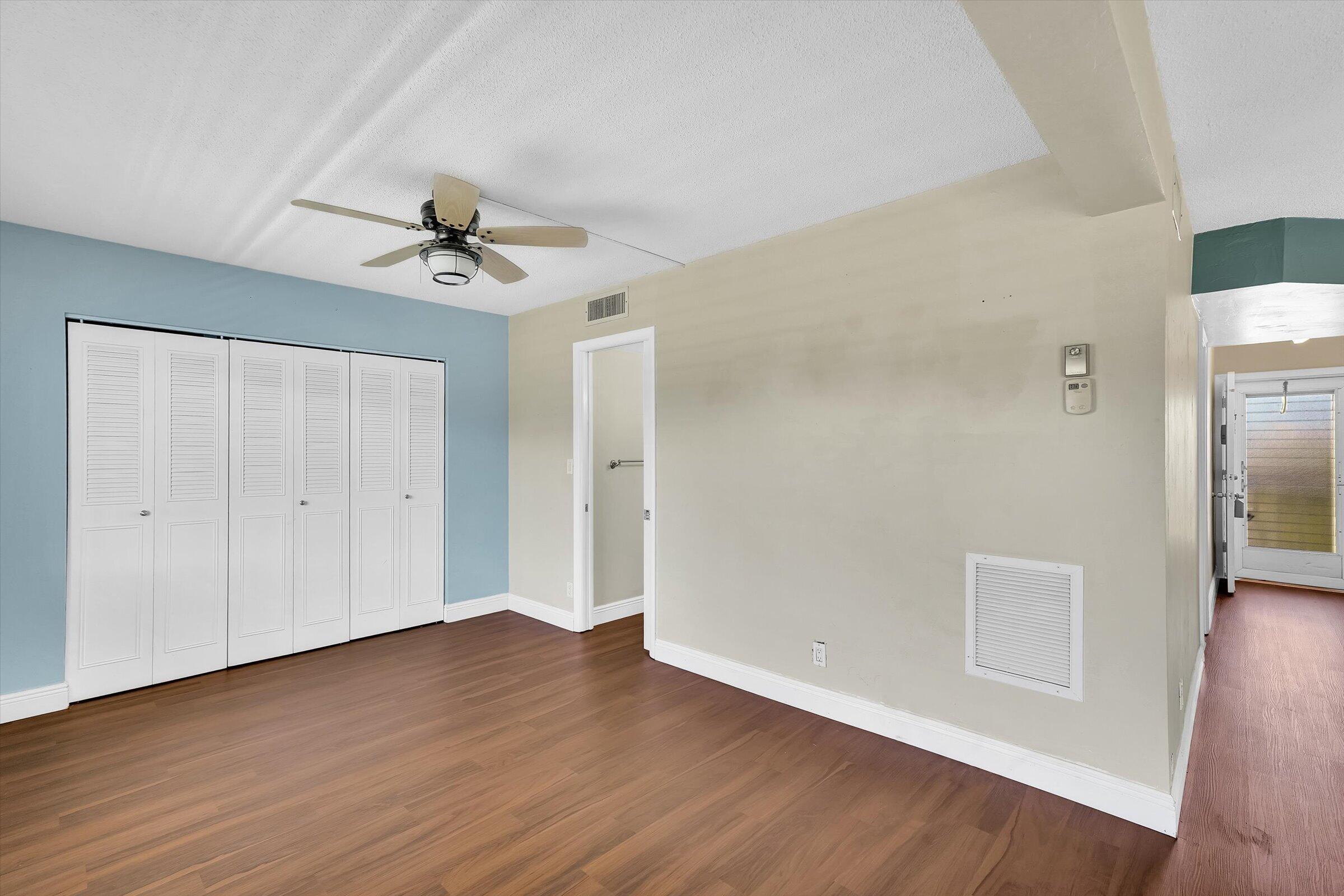 LAKE CLARKE GARDENS CONDO 23 - Residential