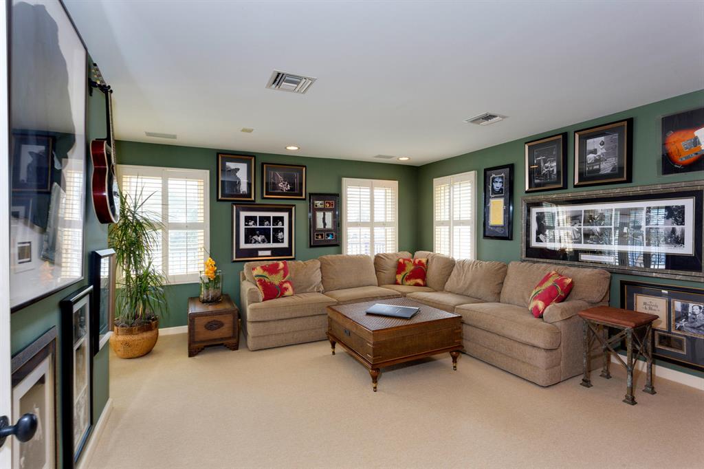 TROPIC ISLE - Residential