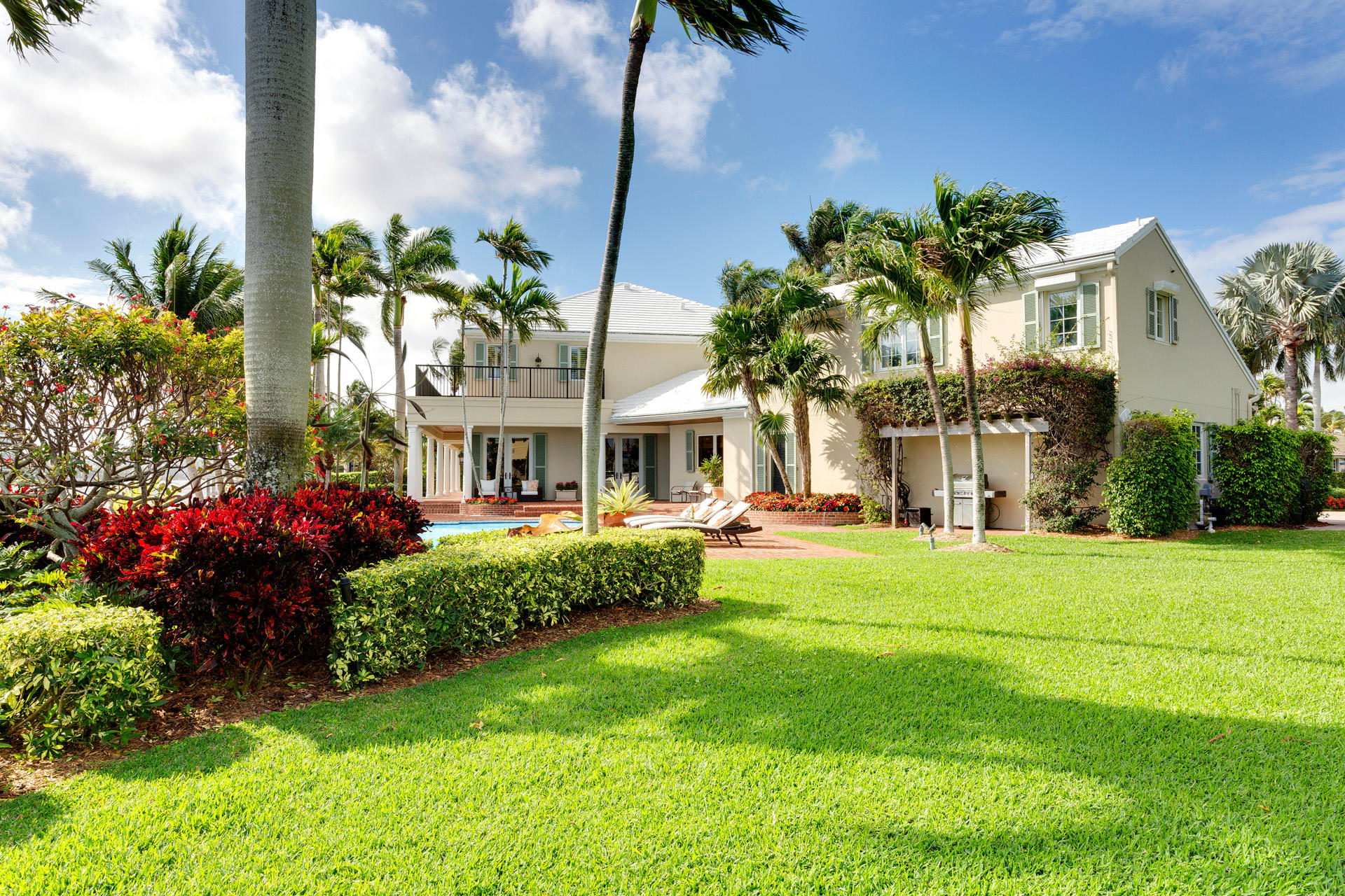 TROPIC ISLE - Residential