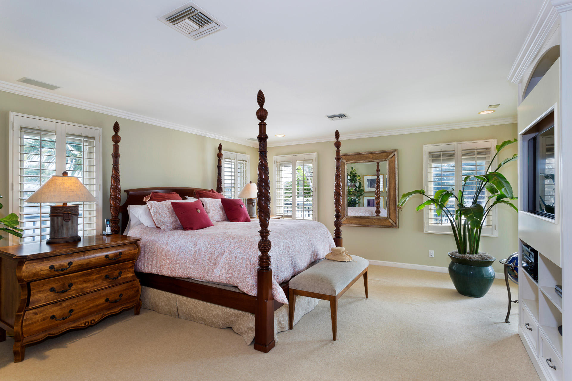 TROPIC ISLE - Residential