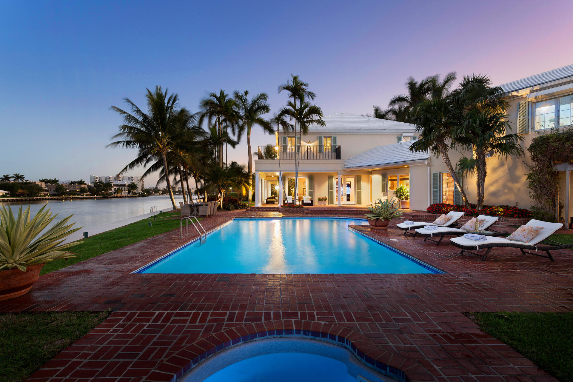 TROPIC ISLE - Residential