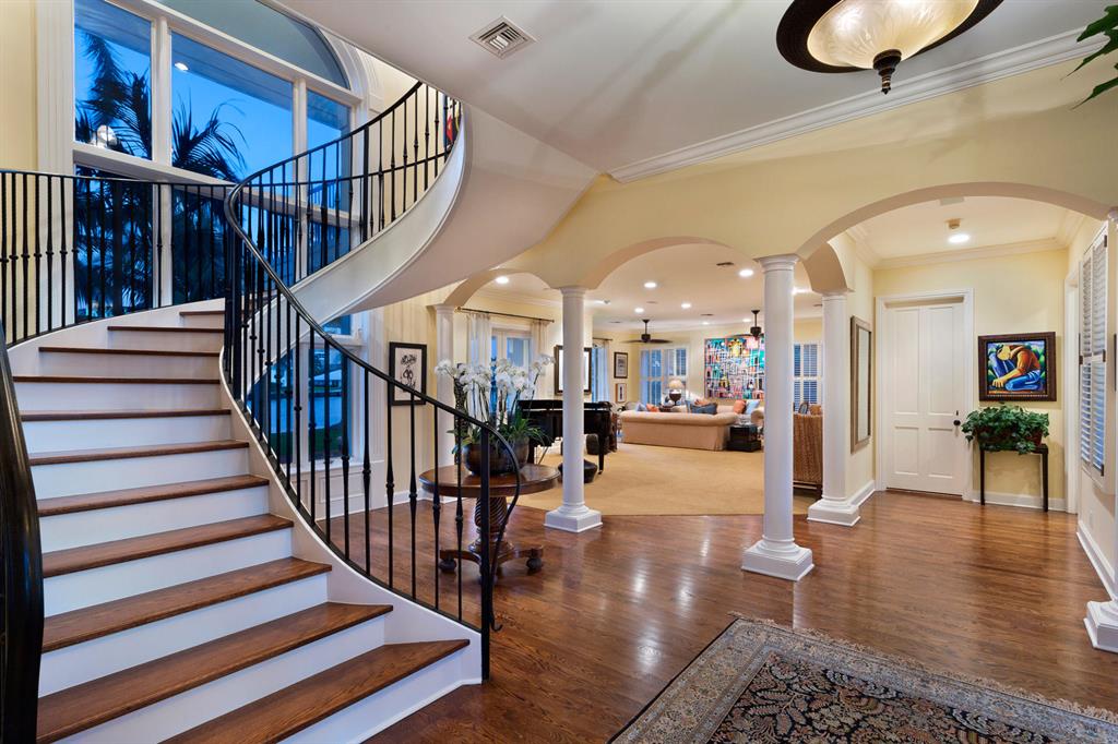 TROPIC ISLE - Residential