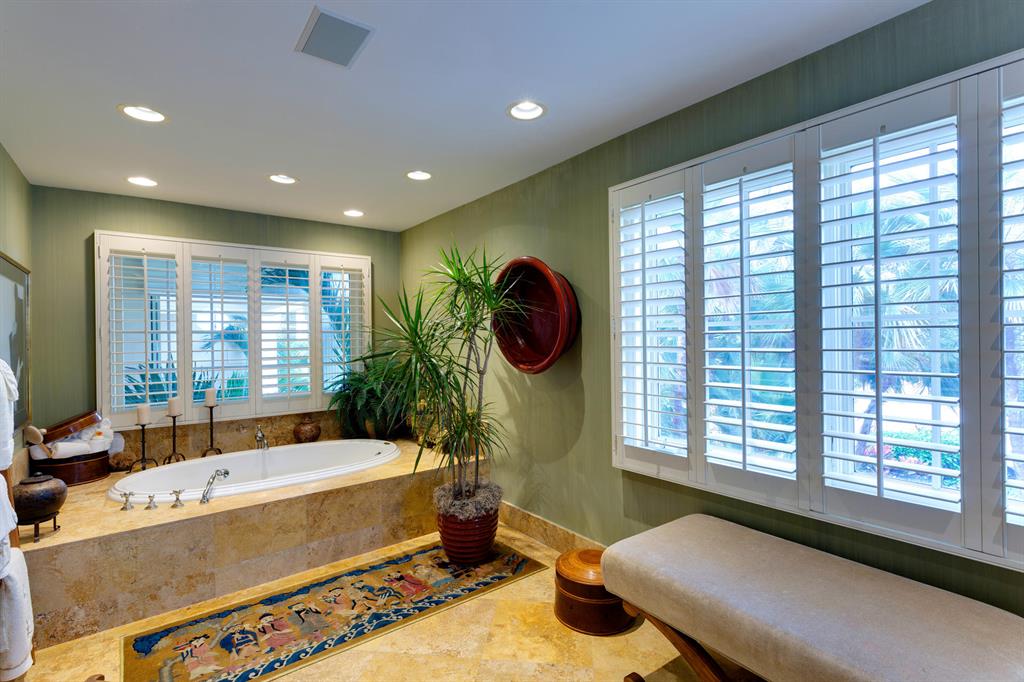 TROPIC ISLE - Residential