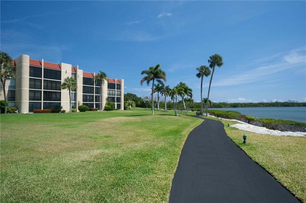 Fairwinds Cove, Building - Residential