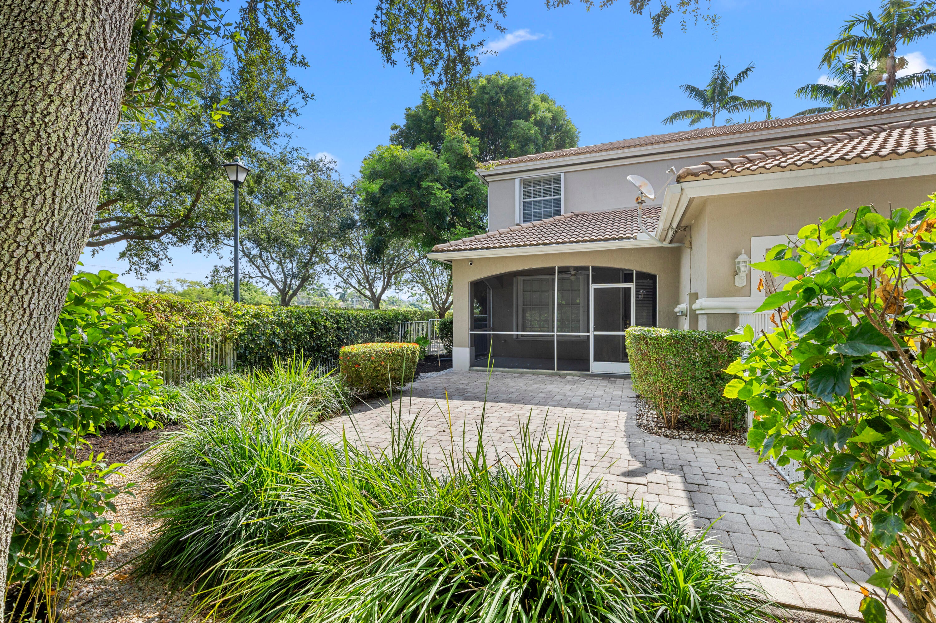 1636 FENTON Drive