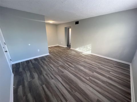 2561 NW 135th St 12 Miami FL 33167