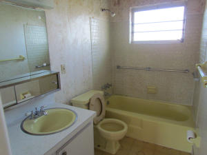 CRESTHAVEN VILLAS 2 CONDO - Residential