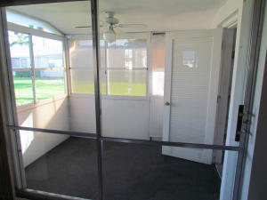 CRESTHAVEN VILLAS 2 CONDO - Residential