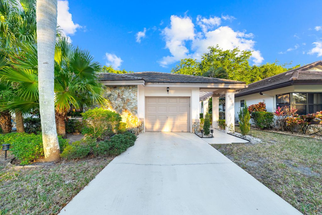 Photo of 4848 Boxwood Circle, Boynton Beach, FL 33436 (MLS # R11062033)